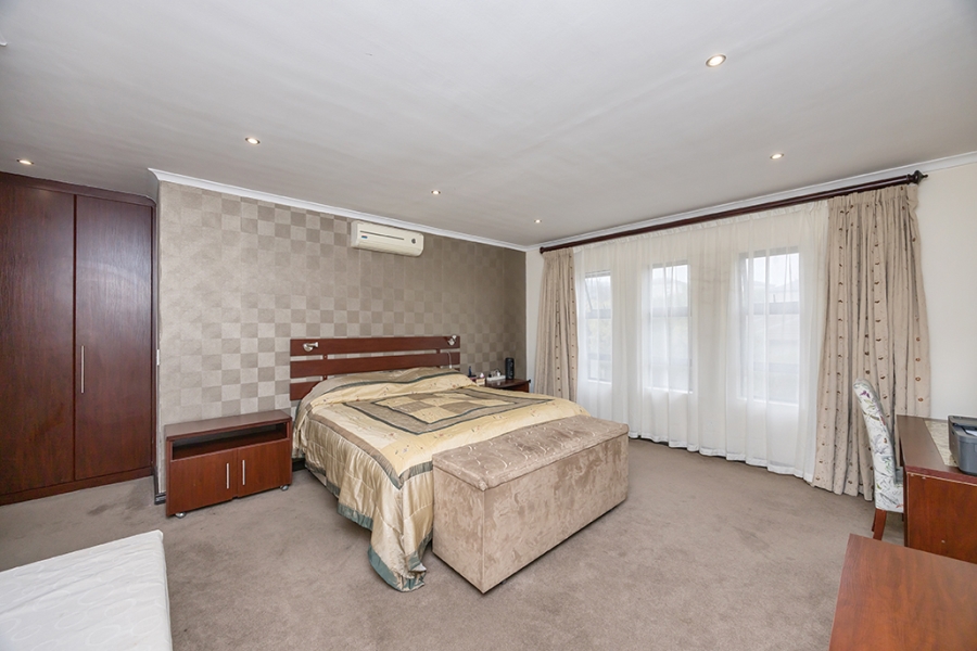 5 Bedroom Property for Sale in Big Bay Western Cape